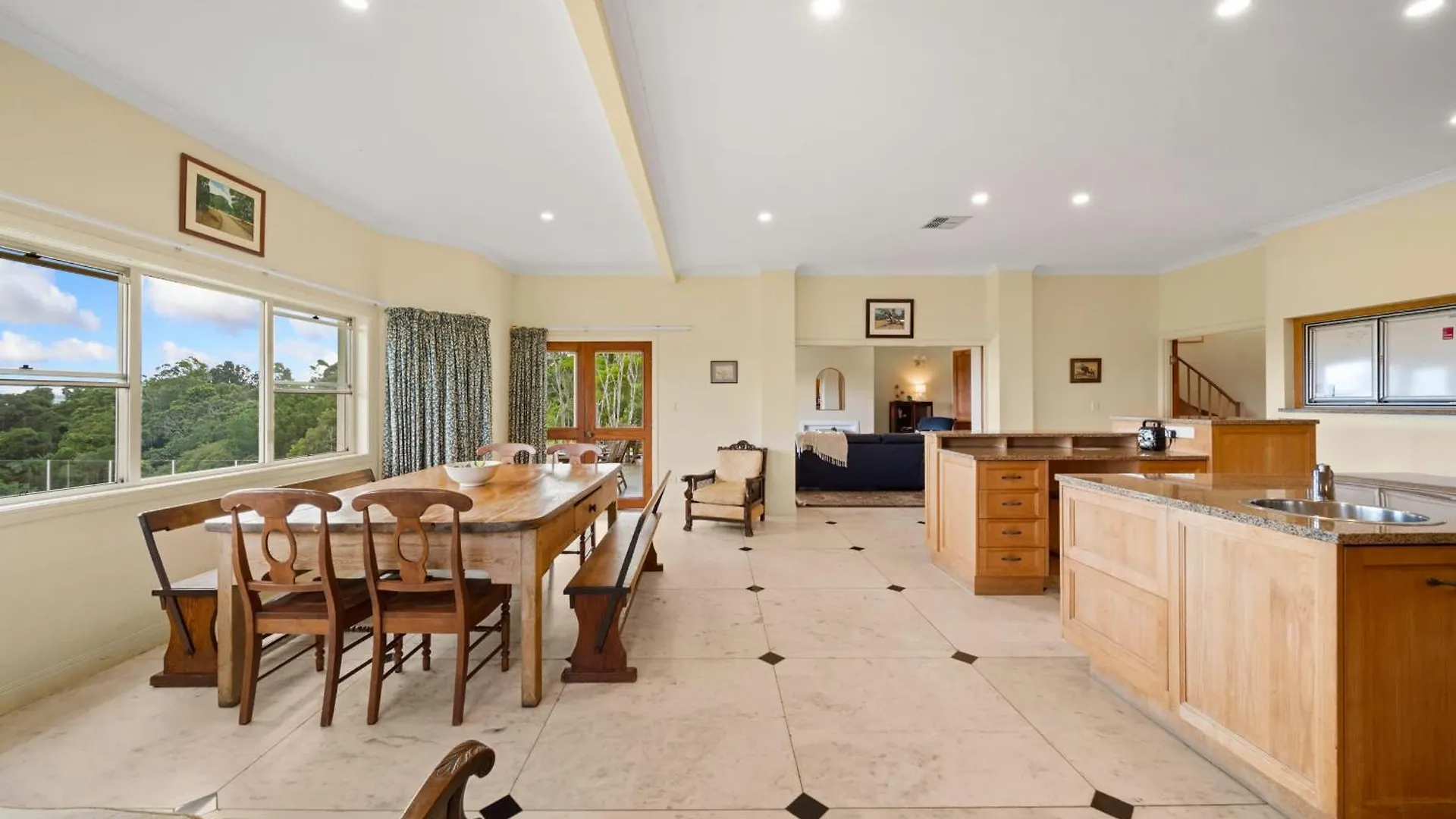 Lemon Grove - Montville Manor