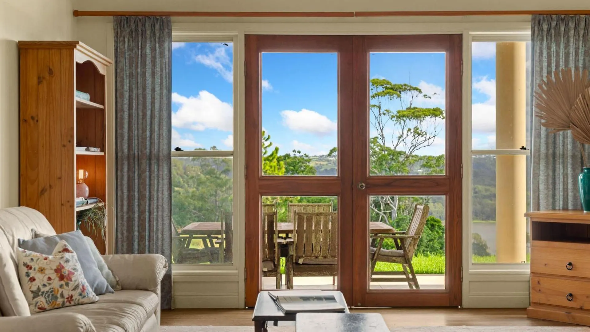 Lemon Grove - Montville Manor 0*,  Australia