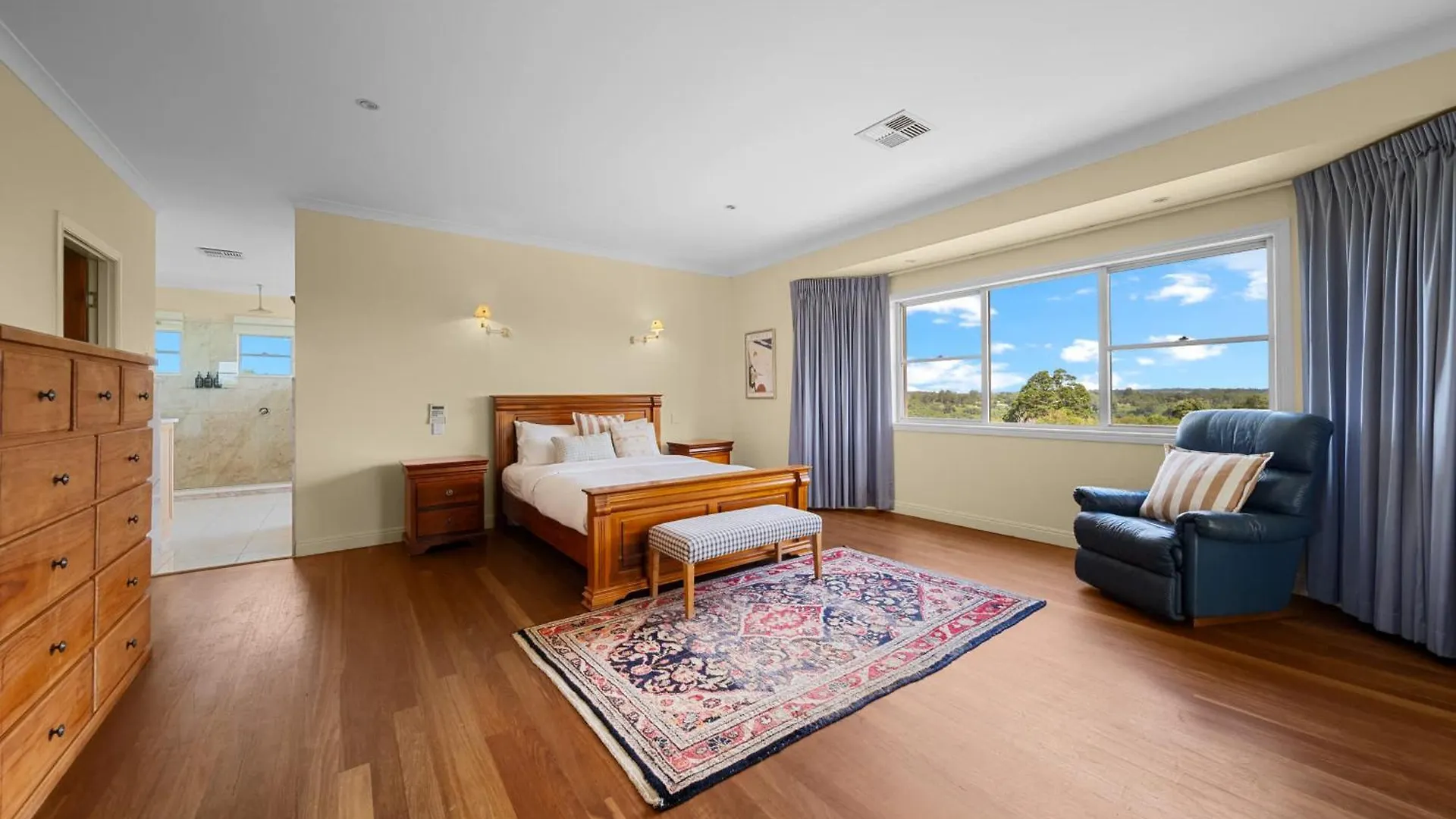 Lemon Grove - Montville Manor Australia