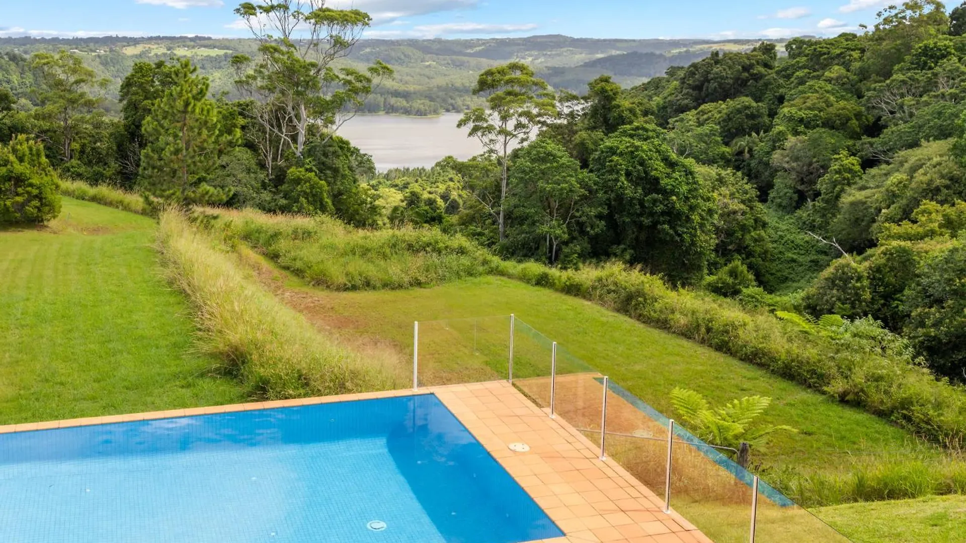 Lemon Grove - Montville Manor 0*,  Australien
